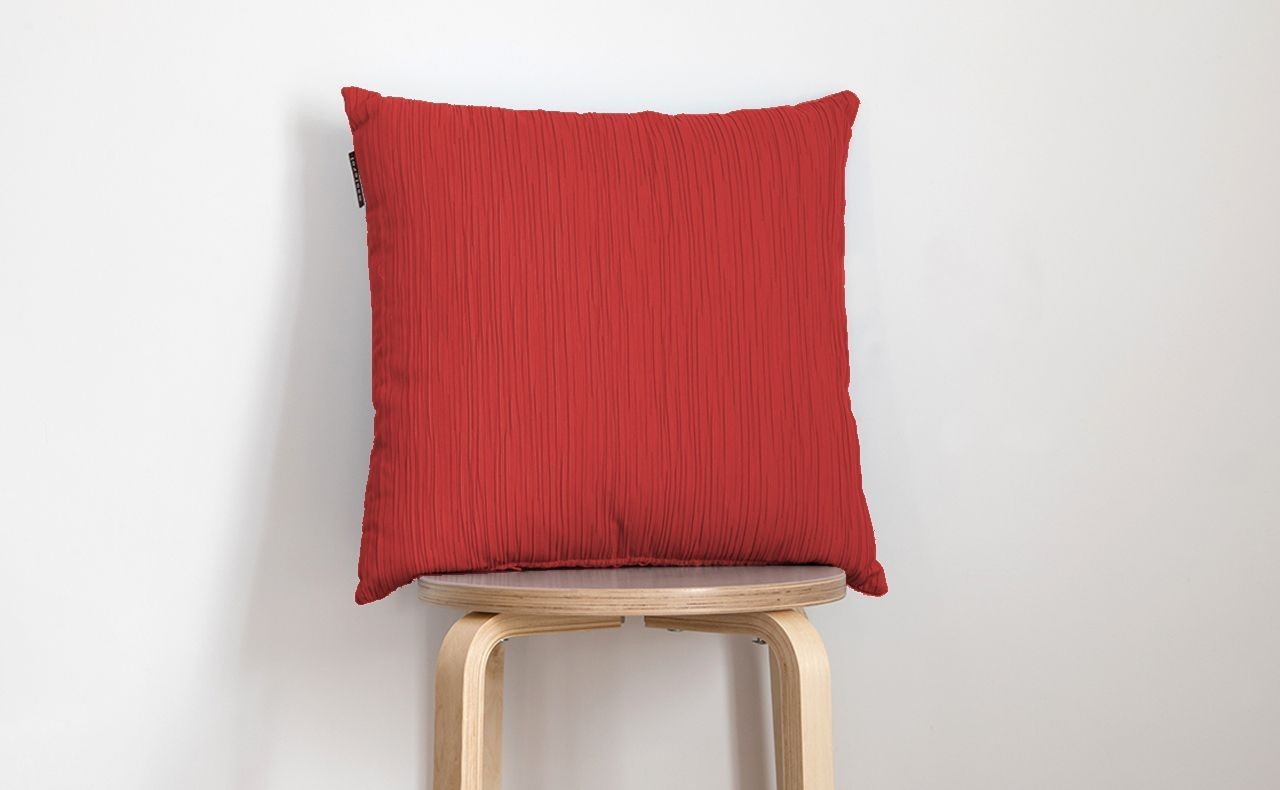 COJÍN JACQUARD CON RELIEVE ROJO